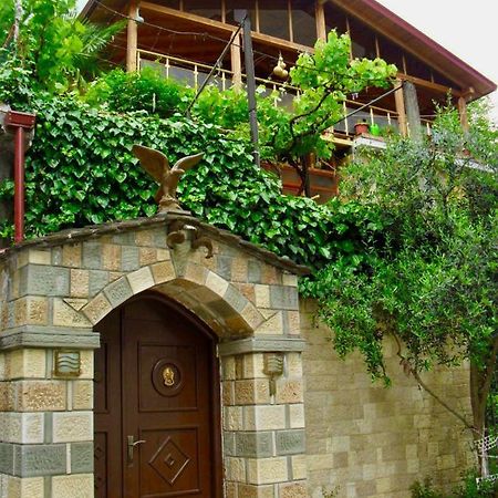 Alimeti Guesthouse เบราท ภายนอก รูปภาพ