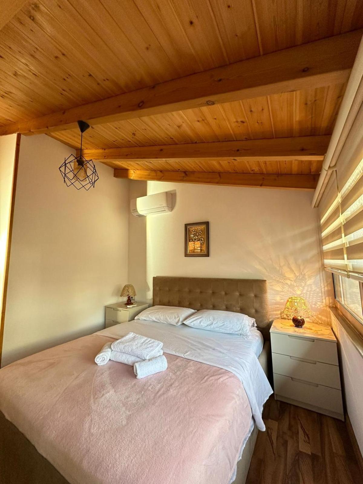 Alimeti Guesthouse เบราท ภายนอก รูปภาพ
