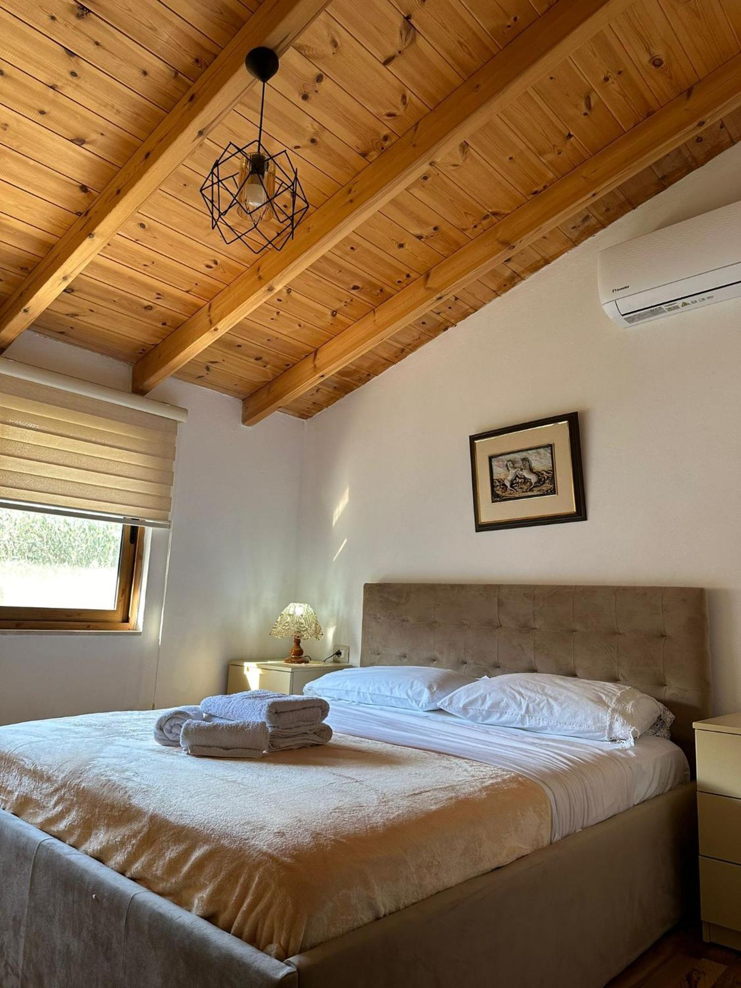 Alimeti Guesthouse เบราท ภายนอก รูปภาพ