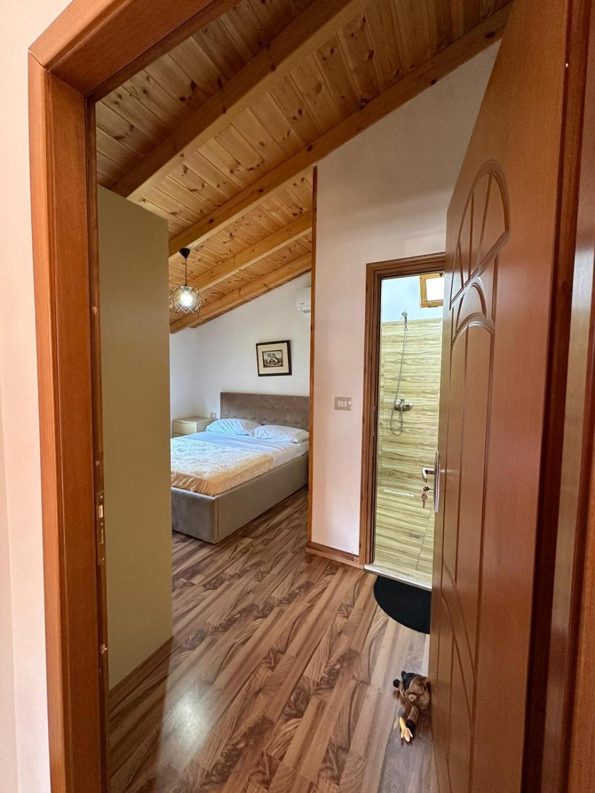 Alimeti Guesthouse เบราท ภายนอก รูปภาพ