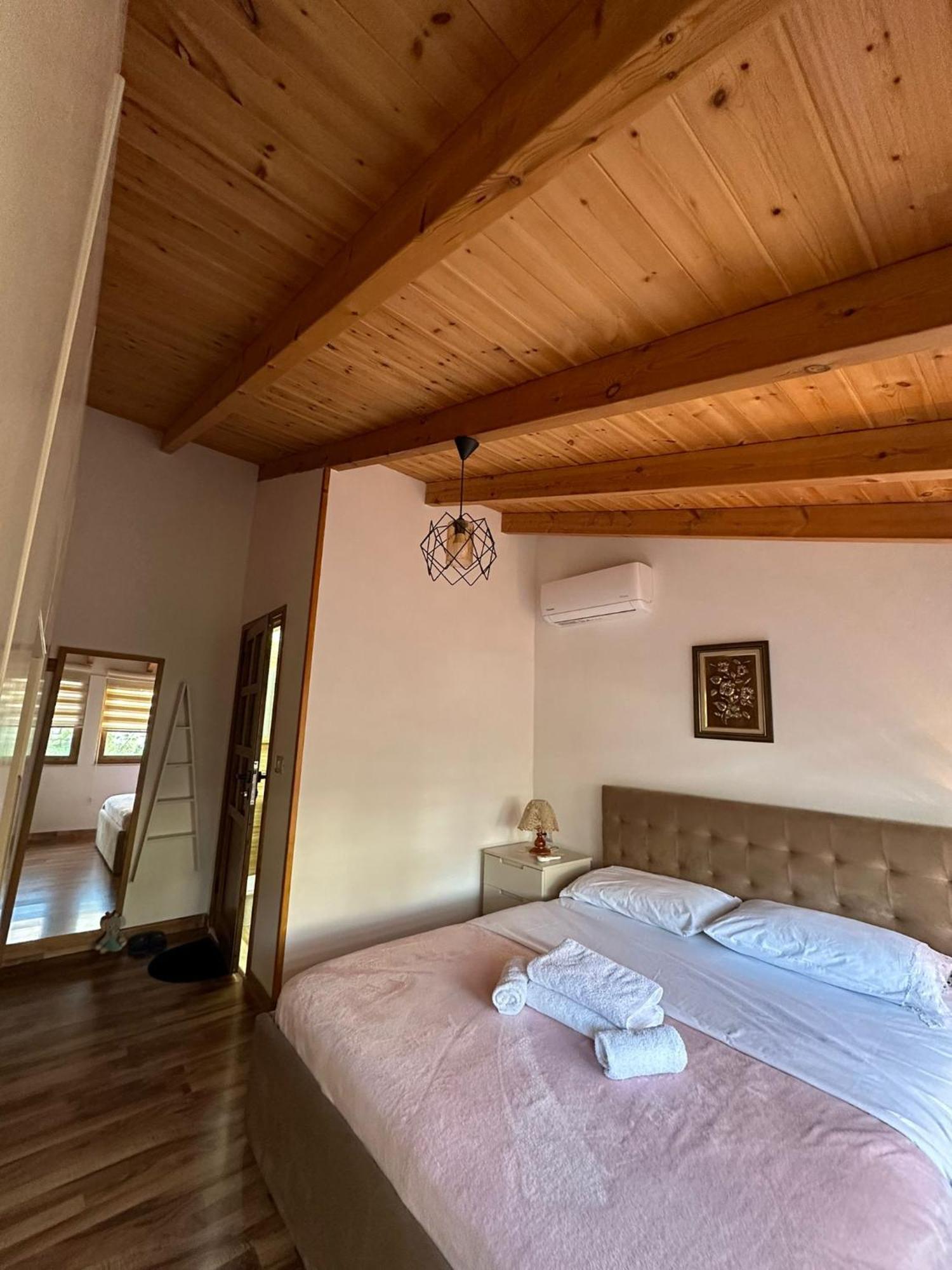 Alimeti Guesthouse เบราท ภายนอก รูปภาพ