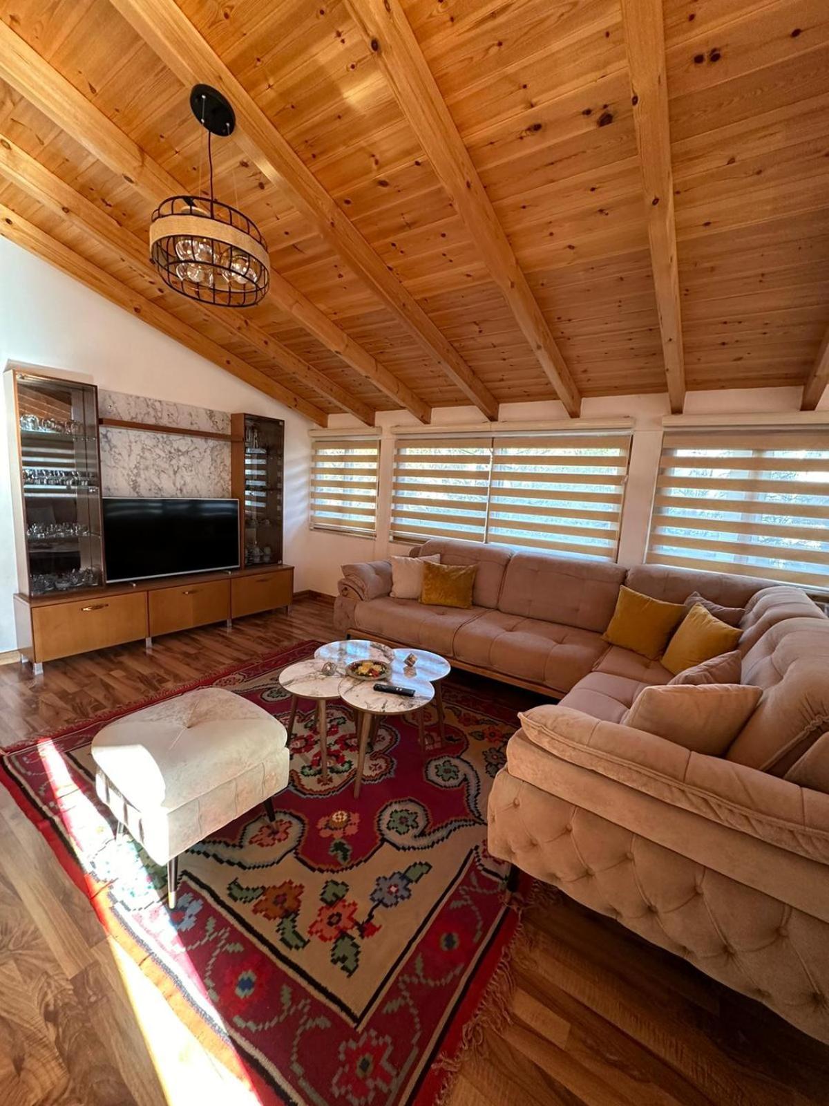 Alimeti Guesthouse เบราท ภายนอก รูปภาพ