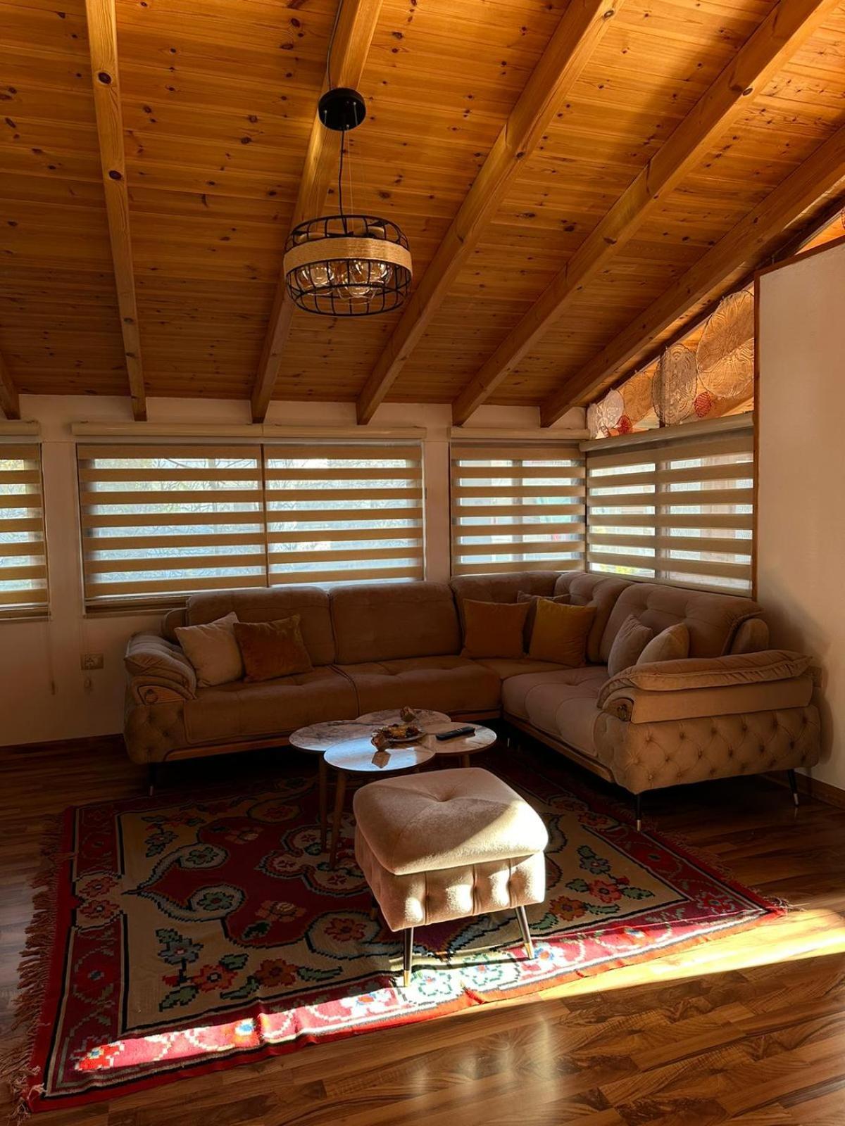 Alimeti Guesthouse เบราท ภายนอก รูปภาพ