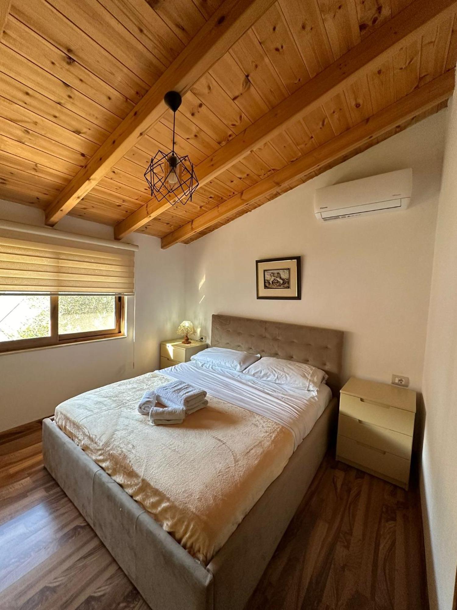 Alimeti Guesthouse เบราท ภายนอก รูปภาพ