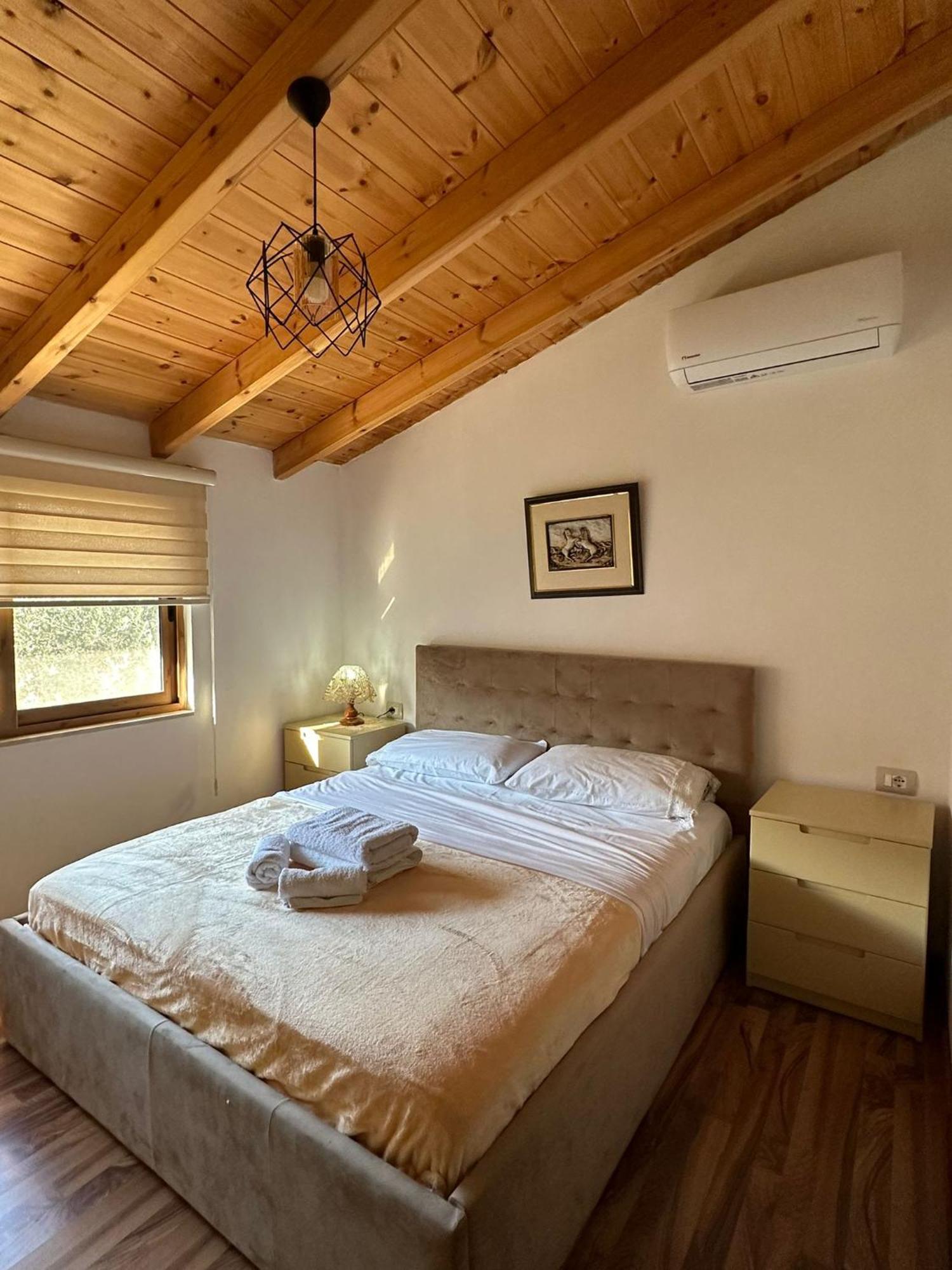 Alimeti Guesthouse เบราท ภายนอก รูปภาพ