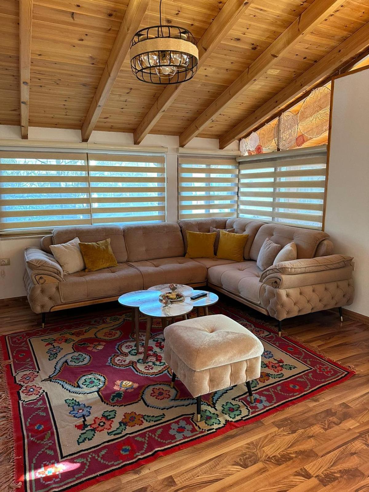 Alimeti Guesthouse เบราท ภายนอก รูปภาพ
