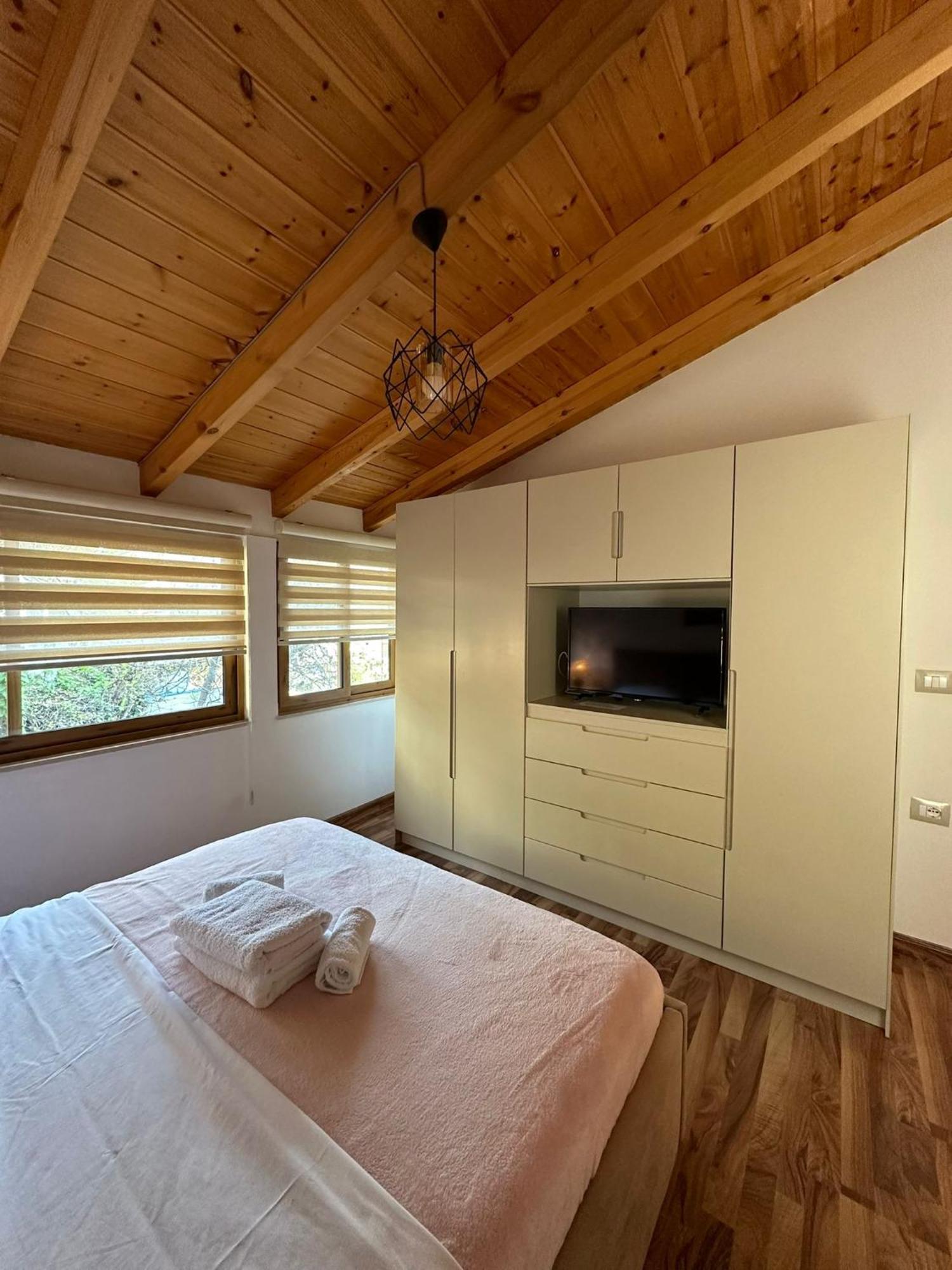Alimeti Guesthouse เบราท ภายนอก รูปภาพ