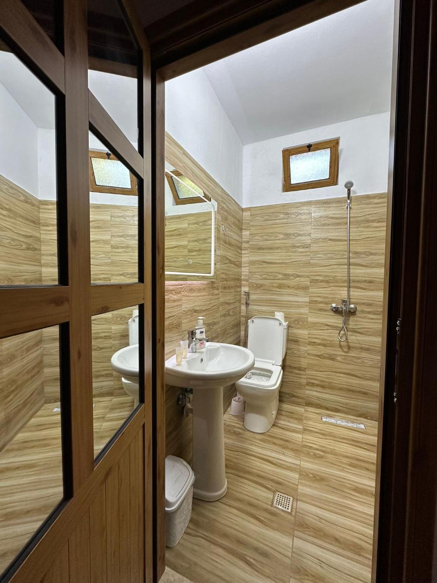 Alimeti Guesthouse เบราท ภายนอก รูปภาพ